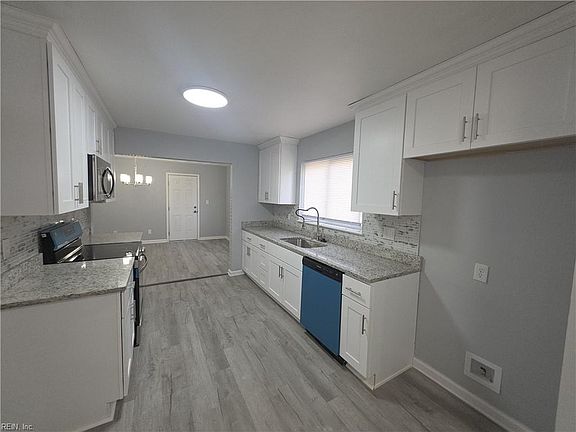 3rd image of 725 Potter Rd