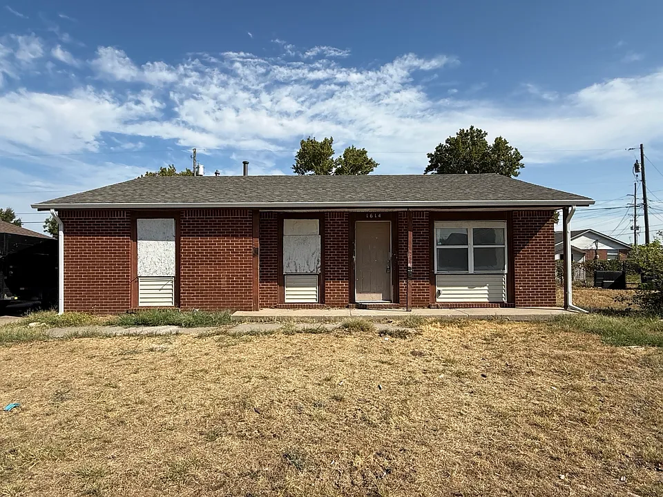 1614 E Del Mar St