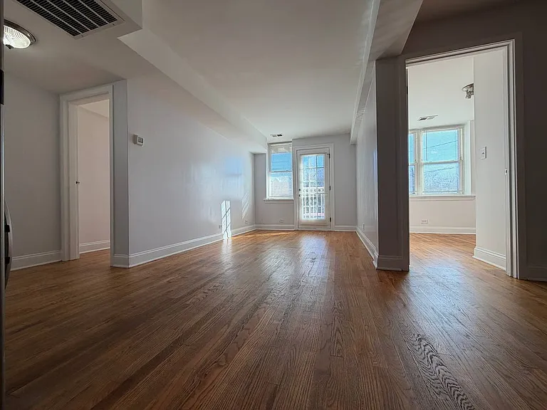 2501 W Touhy Ave #106 — Photo 8