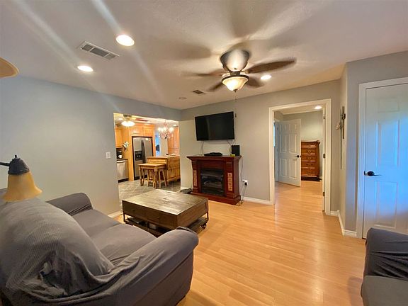 5th image of 2034 5th St
