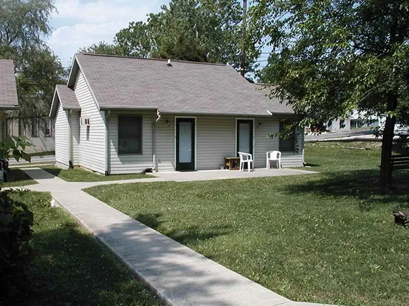 2004 E 7th St #B, Bloomington, IN 47408