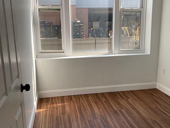 4th image of 1231 Race St APT 3B