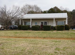 2004 Sugartown Rd, Yadkinville, NC 27055