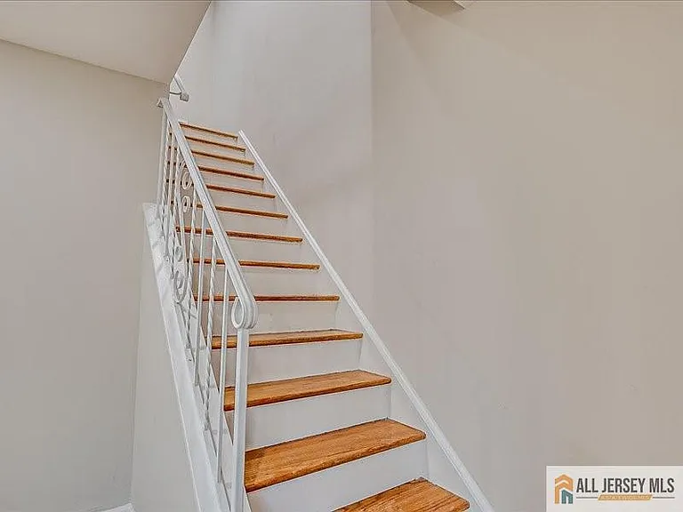 11 Hyde Ave — Photo 11