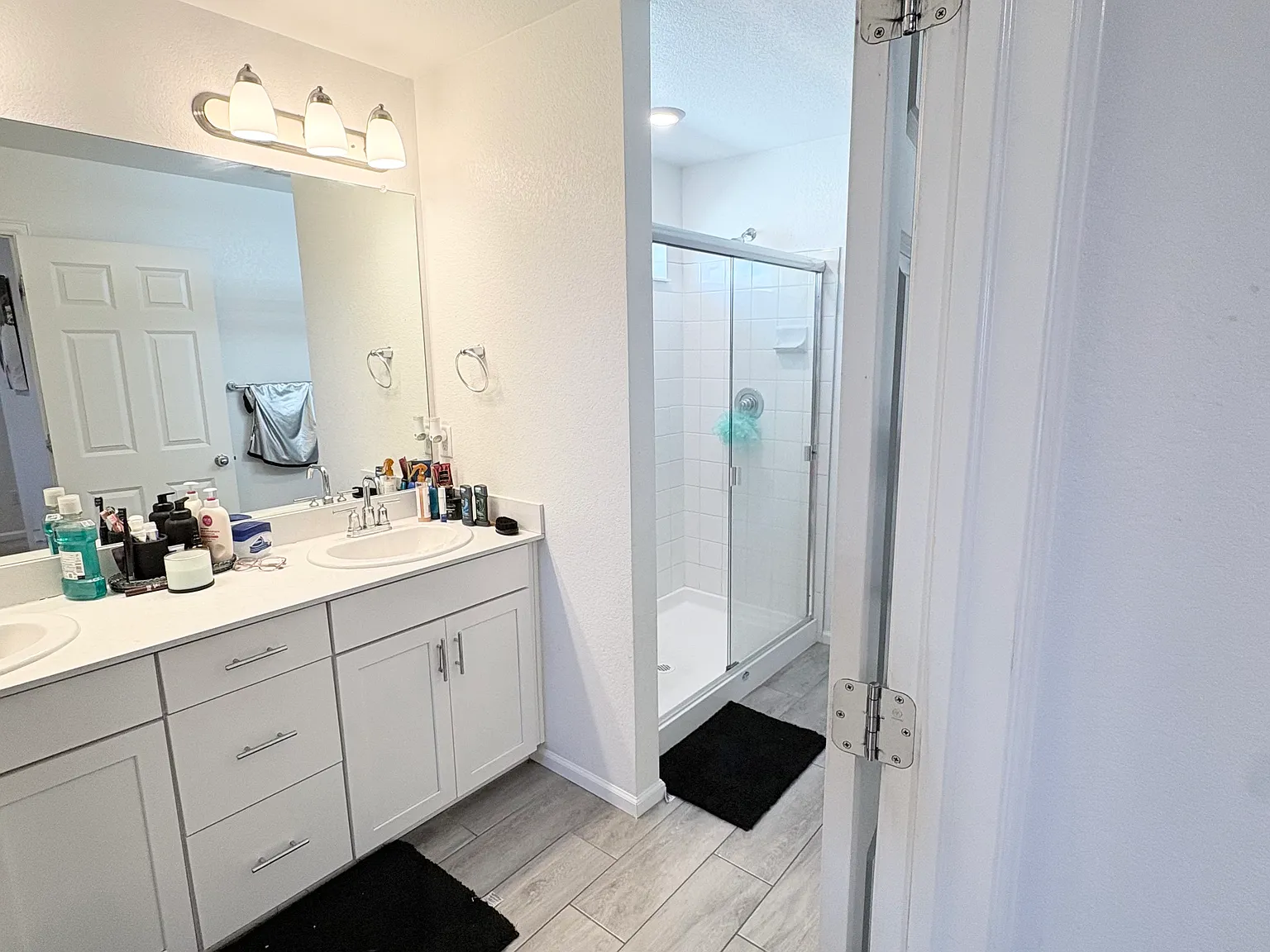 3 bed, 2.5 bath, 1856 sqft, $2,927 — Photo 2