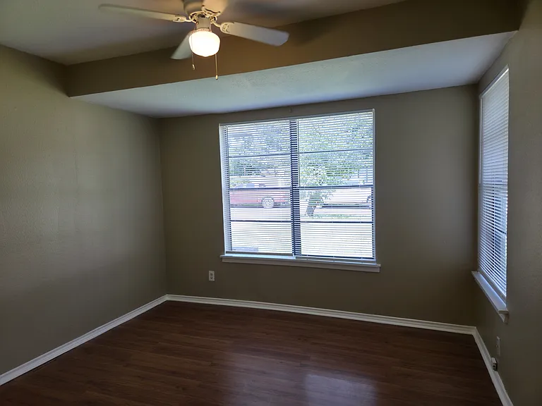 613 Jardin Dr — Photo 10