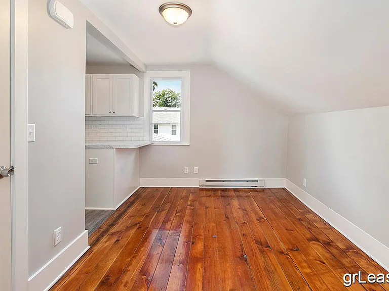 25 Seward Ave NW #2 — Photo 3
