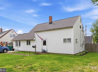 59 Coral Ln, Levittown, PA 19055