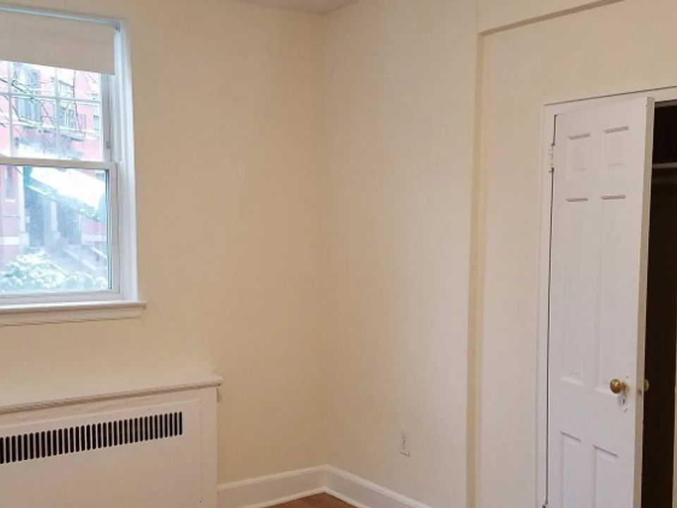 2nd image of 71 Kilsyth Rd #9F