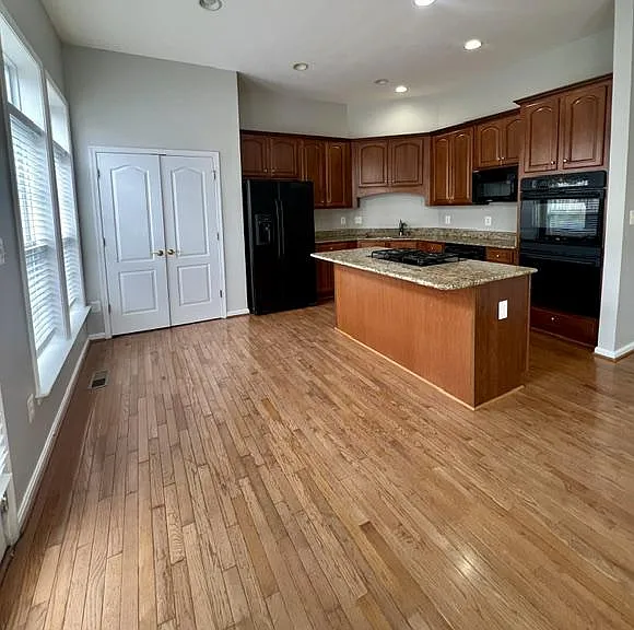25130 Cutgrass Ter — Photo 7