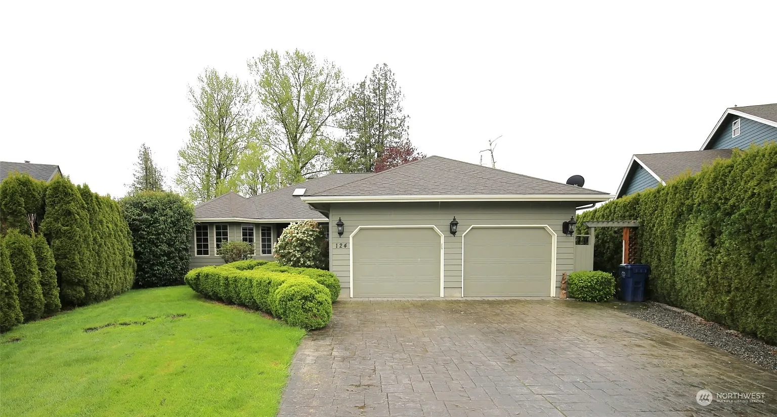 124 Jefferson Court photo 1