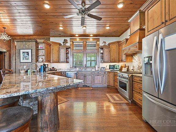 5th image of 1033 Charter Hills Road
