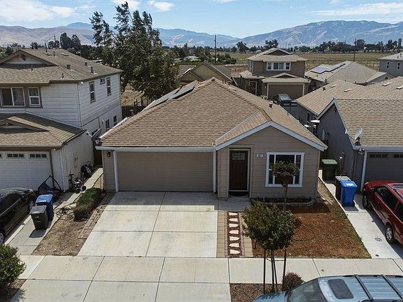 3rd image of 407 Cardona Cir
