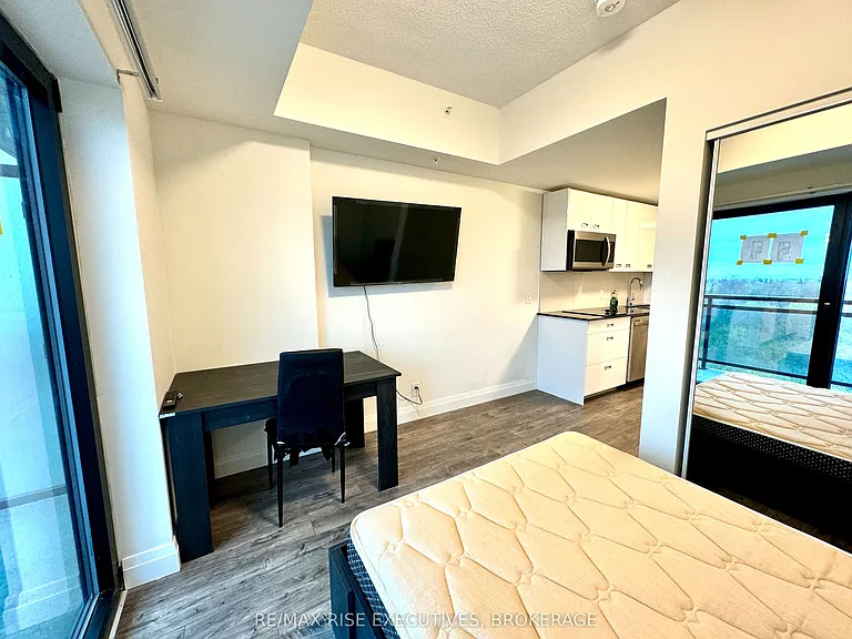 652 Princess St #711 — Photo 2