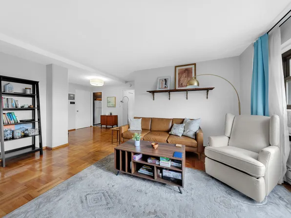 21-85 34th Avenue image 2 of 5