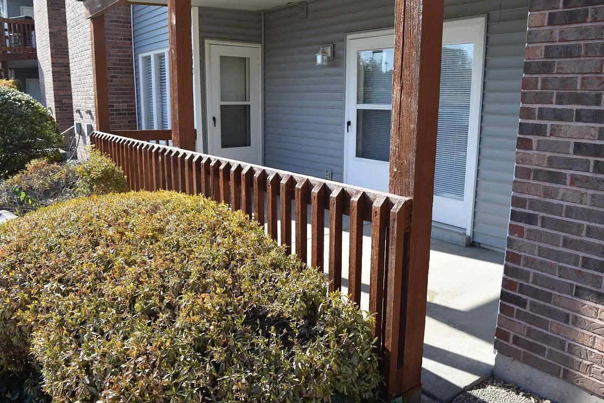 2 bed, 900 sqft, $1,350 — Photo 2