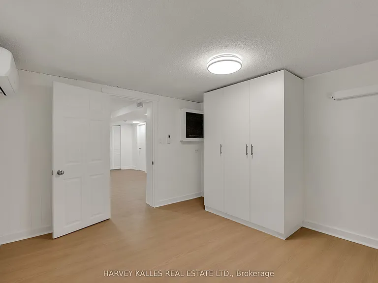 106 Florence Ave — Photo 21