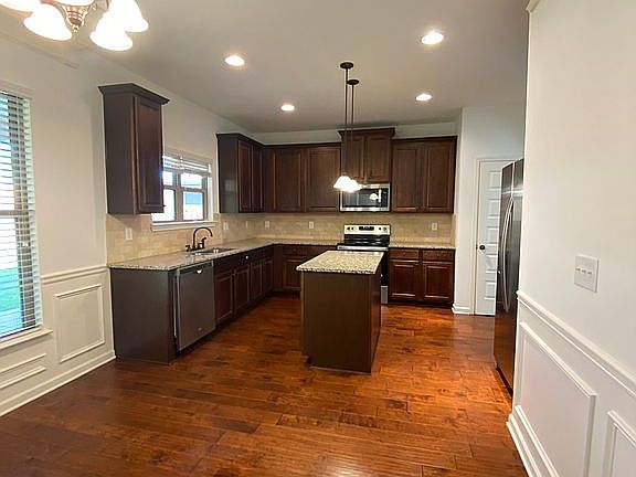 kitchen and breakfast area