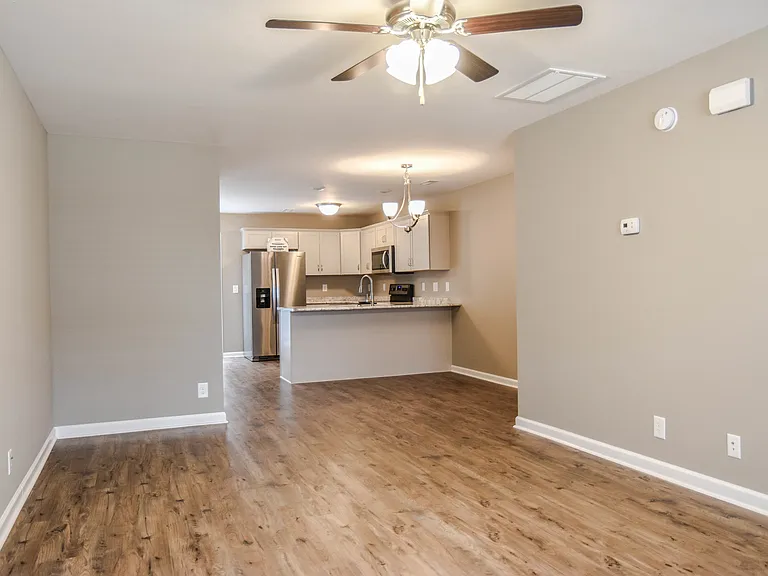 259 Alexander Blvd — Photo 5
