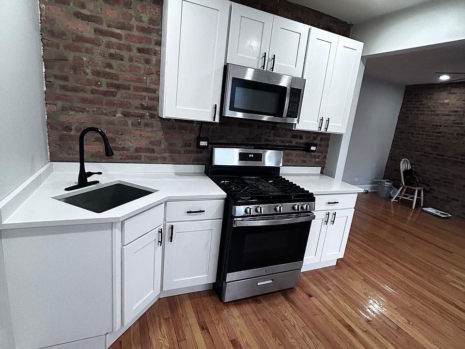 1st image of 6156 W Wabansia Ave #2