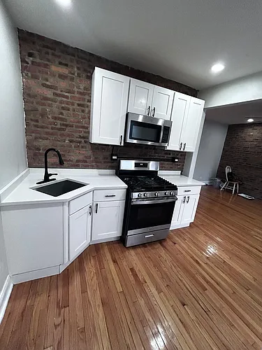 6156 W Wabansia Ave #2 Photo 1