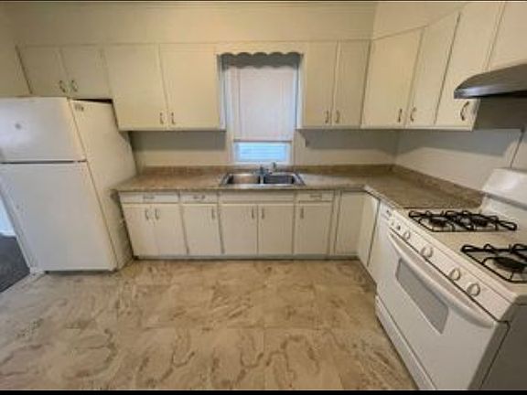 4th image of 27371 Park Ct
