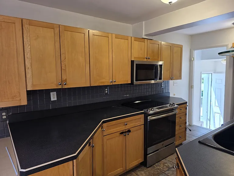 15860 Lexington St — Photo 26