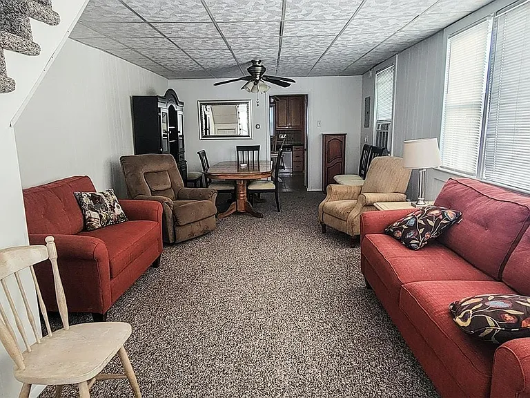 568 N Trenton Ave #A — Photo 5