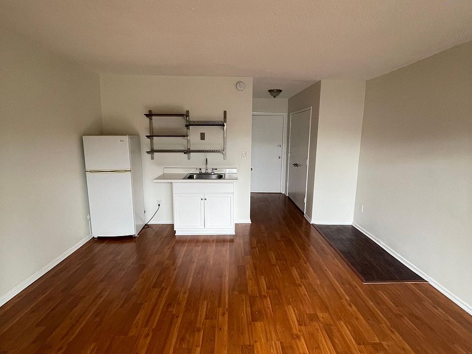 1st image of 5021 Tujunga Ave #215