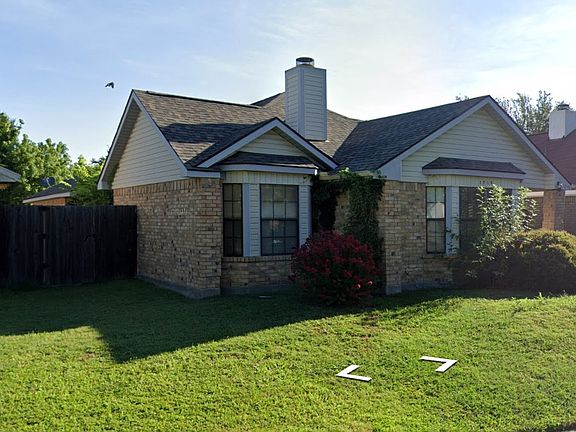 2nd image of 1715 Windmill Ln