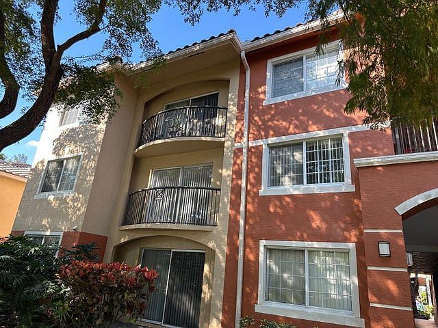 1st image of 4179 N Haverhill Rd APT 609