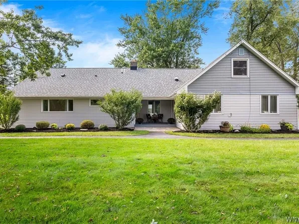 2 Nashua Ct, Lancaster, NY 14086