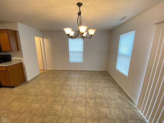 2nd image of 1305 Central Park Dr
