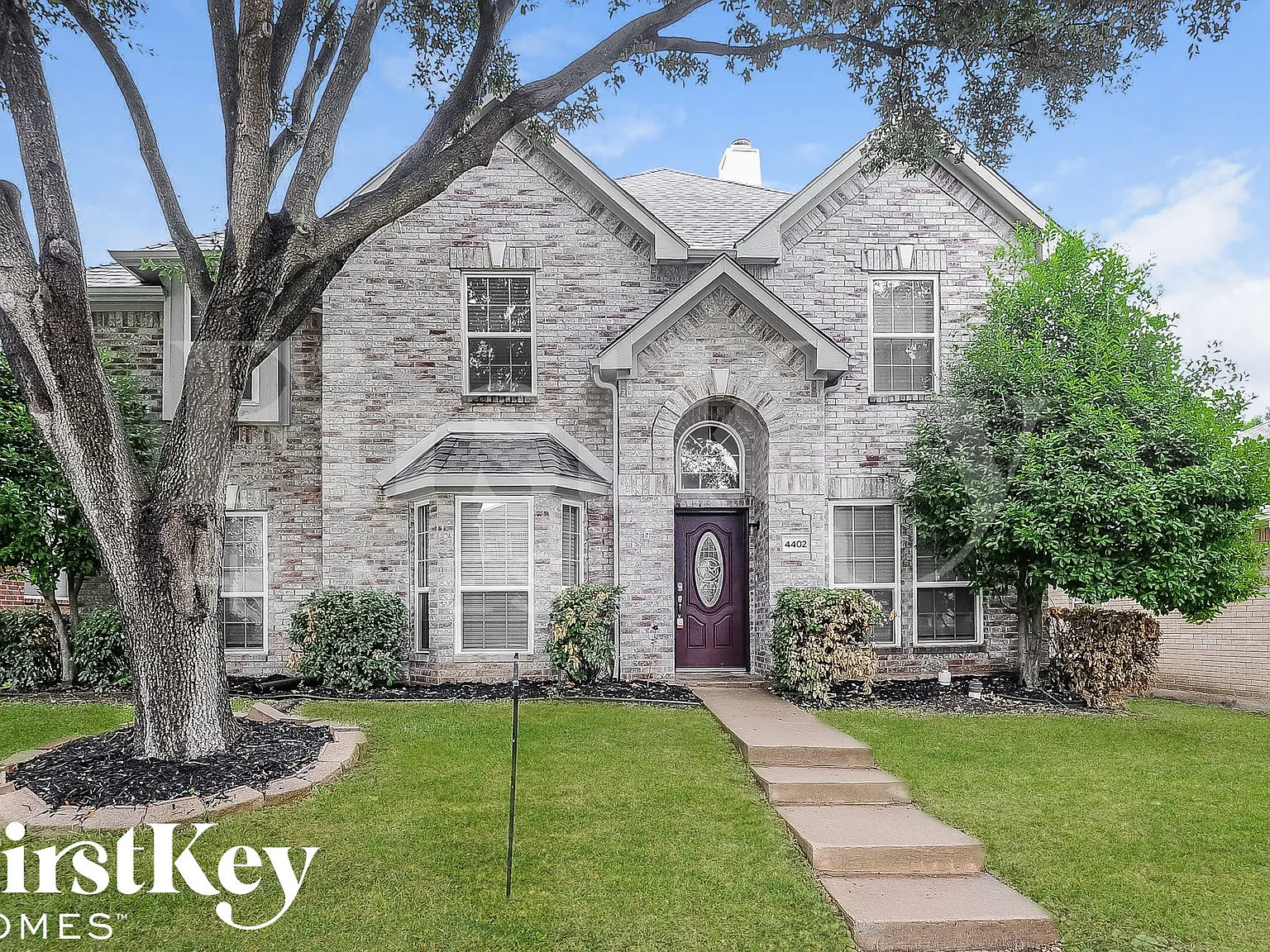 5 bed, 2.5 bath, 2452 sqft, $2,965 — Photo 1