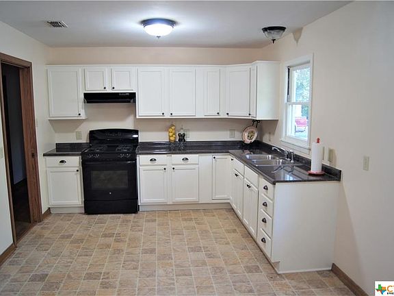 2nd image of 502 Davis Ave