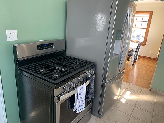 Gas range and big refrigerator