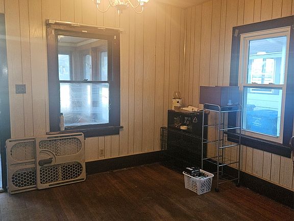 3rd image of 1710 Capitol Ave