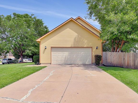 5th image of 3940 N Bayberry Cir