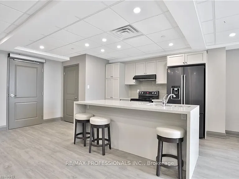101 Shoreview Pl #124 — Photo 32