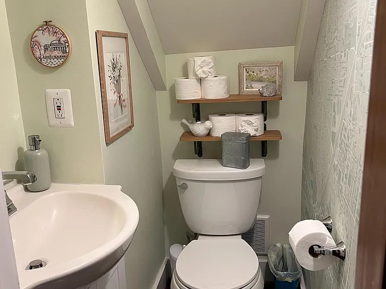 418 N Henry St — Photo 16
