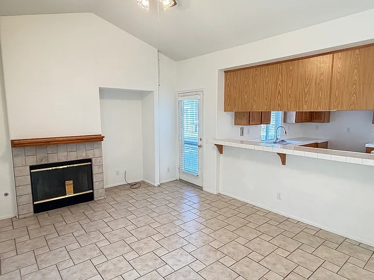 108 Citrus Ranch Rd — Photo 17