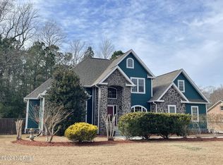 105 Sterling Dr, Sneads Ferry, NC 28460
