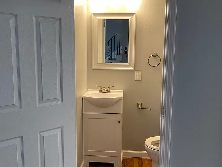 736 Chelsea Ave — Photo 7