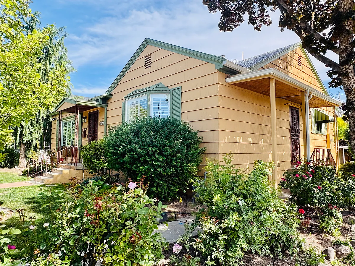 Landscape services included in rent - 1122 E Harrison Ave