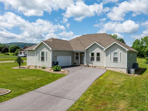 1014 Race St, Mifflinville, PA 18631