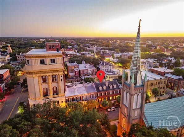 11 W Charlton Street, Savannah, GA 31401
