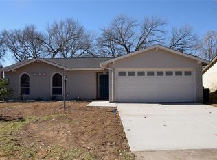 811 Meadowlark Dr, Mansfield, TX 76063