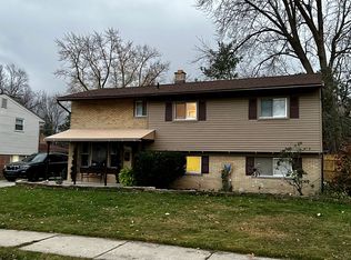 29513 Curtis Rd, Livonia, MI 48152