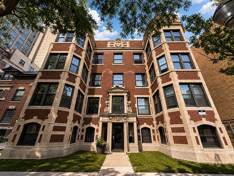 3935 N Pine Grove Ave #14-J — Photo 30