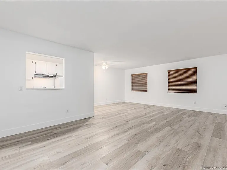 660 SW Bryant Ave #10 — Photo 3